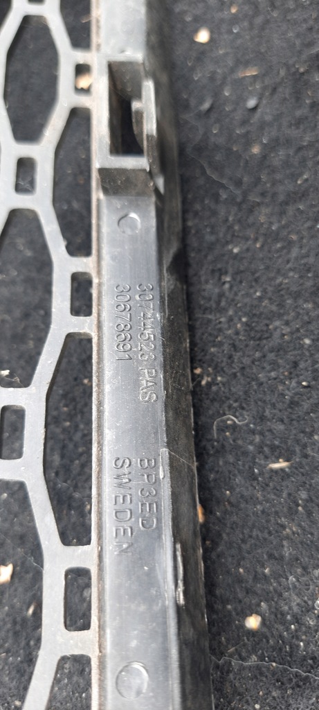 фото №5, Volvo xc70 решётка бампера решётка радиатора 30744523