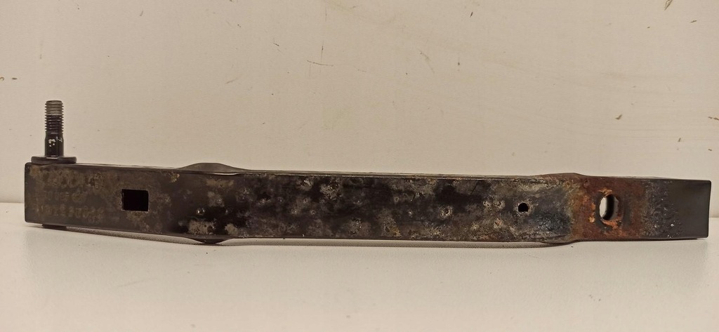 фото №1, Audi q5 кронштейн поперечина левый 8r0805527