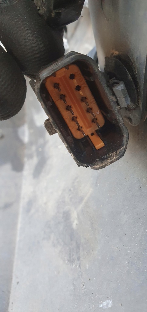 Бампер перед передний ксенон pdc x6 peugeot 407 купе lak.exld Доставка