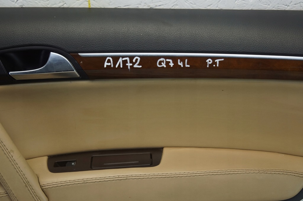 фото №4, Обшивка дверь правый задняя audi q7 4l