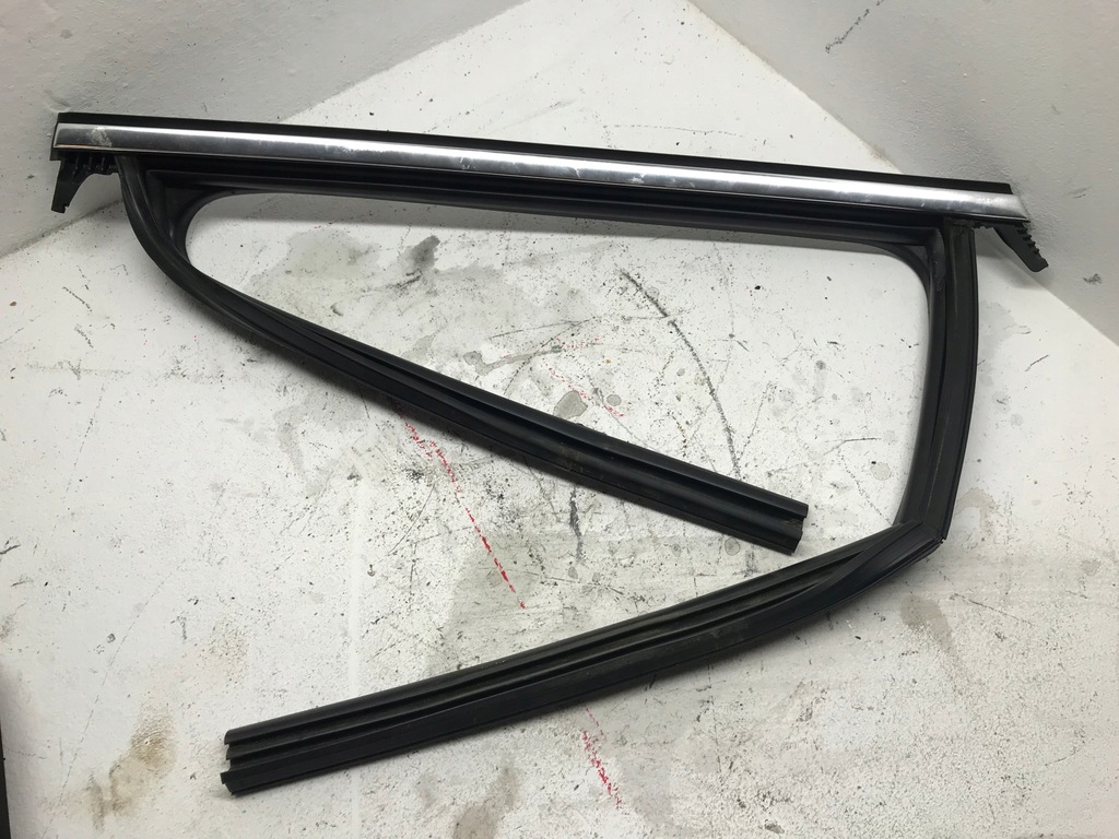 фото №1, Audi a4 b9 kombi прокладка хром двері лівий задня