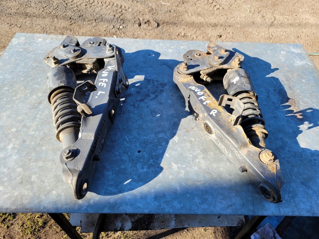 фото №1, Замок кабины задняя левый кронштейн подвеска volvo fe