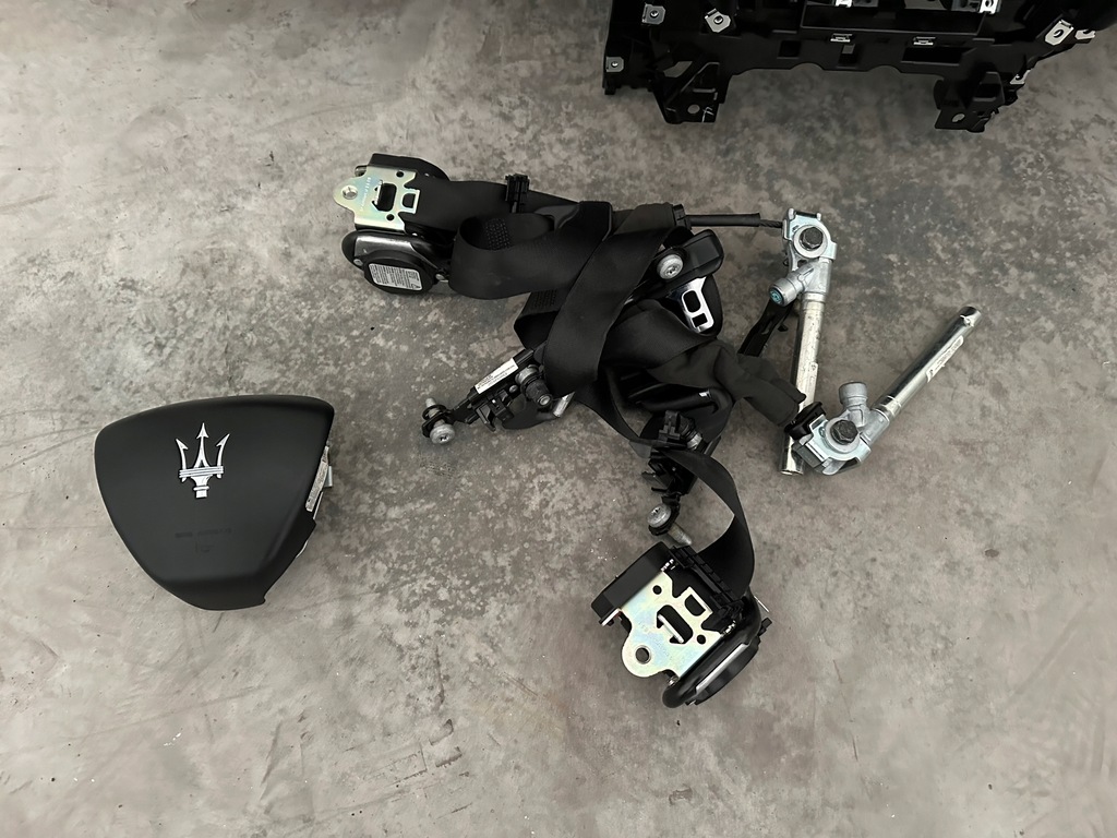 фото №5, Maserati levante консоль подушка безпеки ремені демонтаж