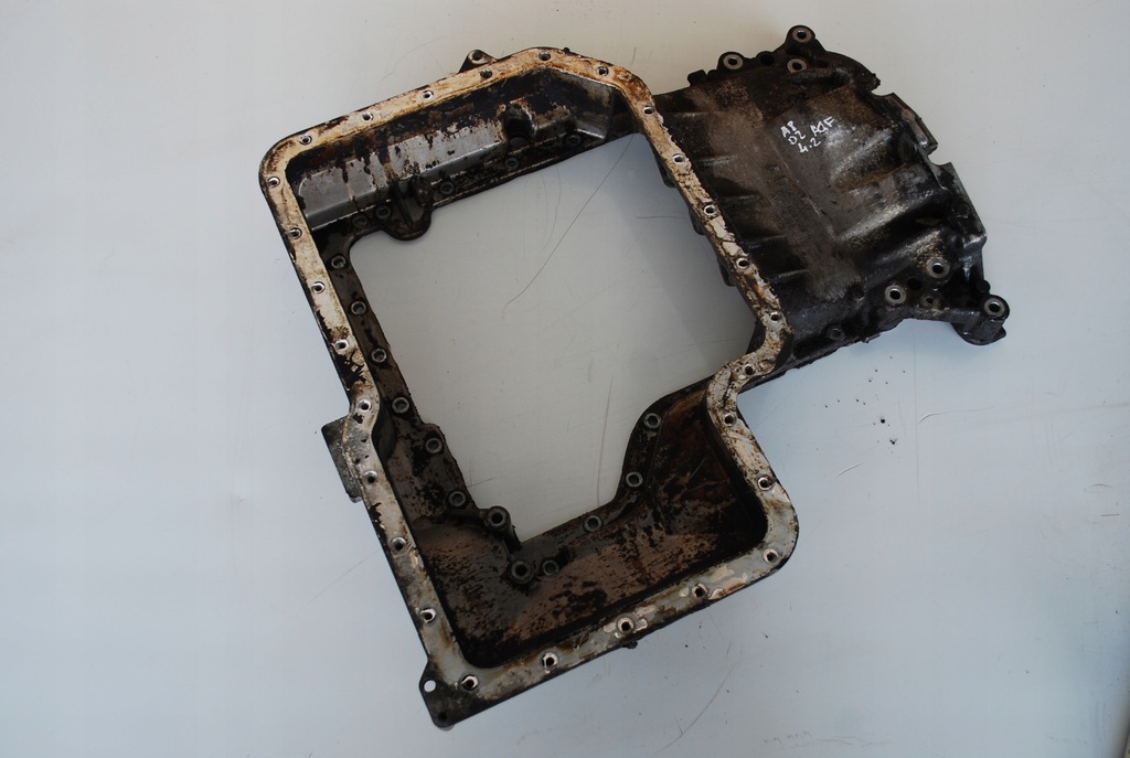 фото №1, Піддон масляна задній audi a8 d2 4.2 aqf 077103603p