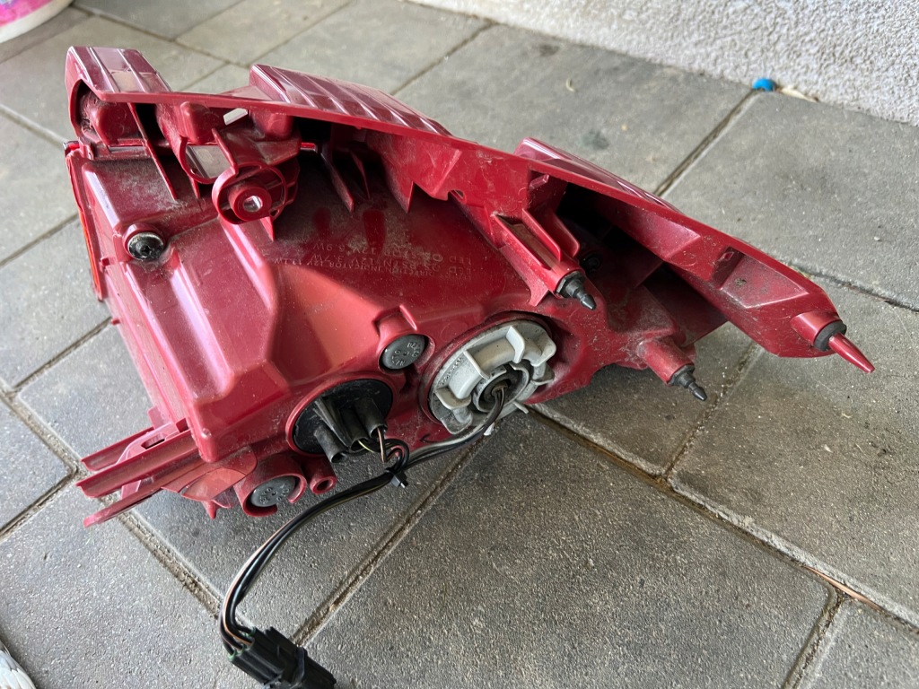 фото №2, Kia stinger лампа задняя левая led