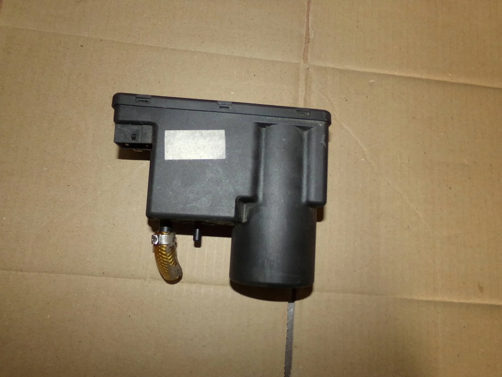 фото №1, Помпа центрального замка 4a0862257a audi a4 b5