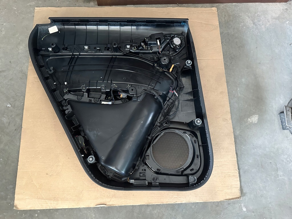 фото №5, Обивка, обшивка дверь правый задняя audi q3 8u