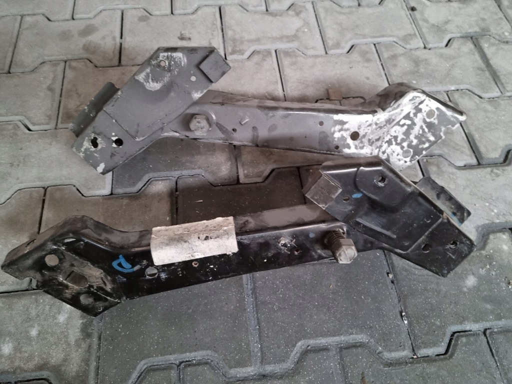 фото №1, Кронштейн поперечина панель фары x2 jeep grand cherokee wk2