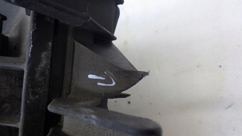 Купити Корпус фільтра повітря mercedes vito ii w639 2.2 cdi a6395281306