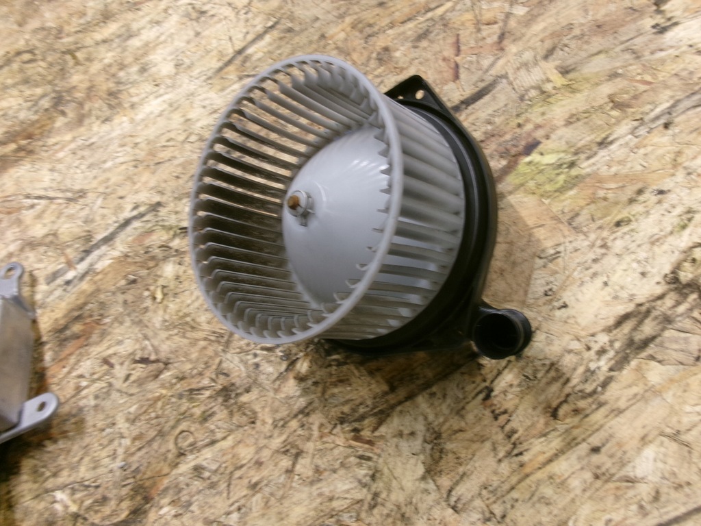 фото №1, Subaru forester 3 iii вентилятор воздуходувка europa