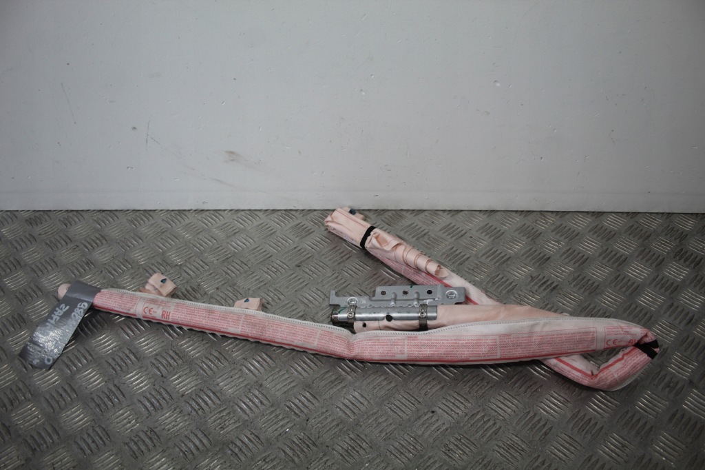 фото №1, Шторка безпеки права opel zafira d life 9808271880
