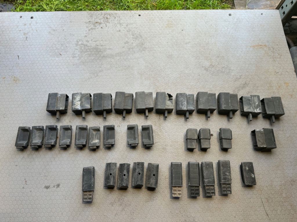 фото №1, Заглушки пластики burt vw t5 doka коробка передач заглушки замки rygli dół góra