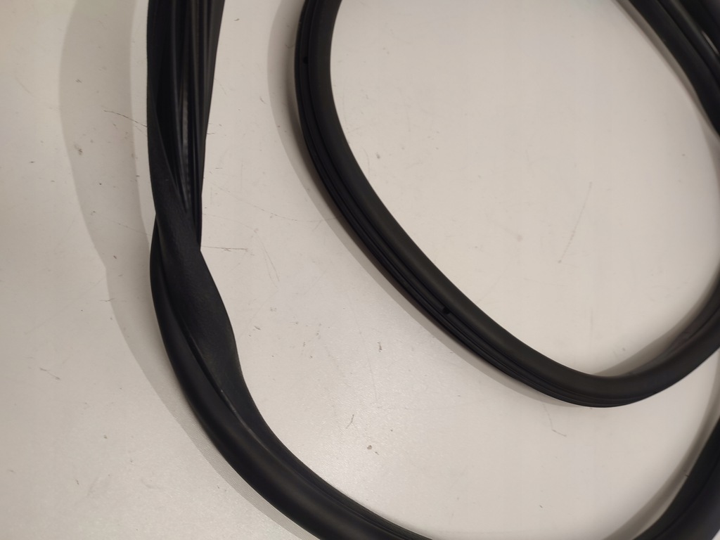 фото №10, Citroen c4 grand picasso i прокладка кузовна лівий задня