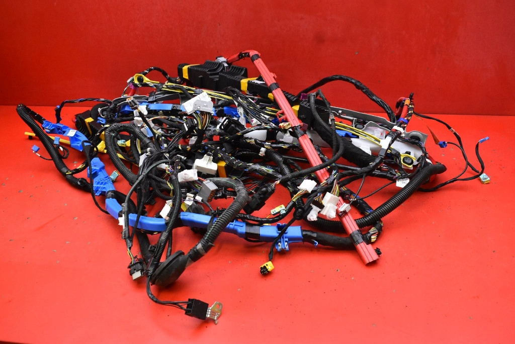 Жгут электропроводка салона 1521342-00-b tesla model y 78.4 kwh 514 km 20- в Украине