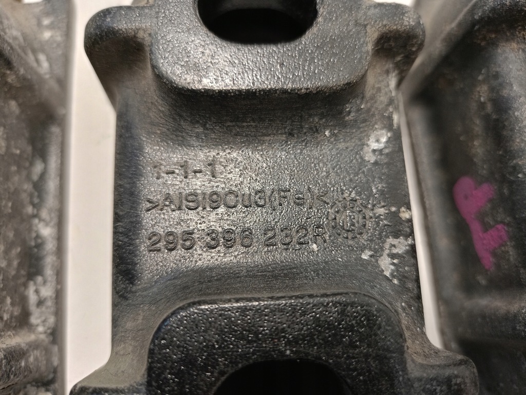 фото №9, Кронштейн кронштейн аккумулятора renault zoe