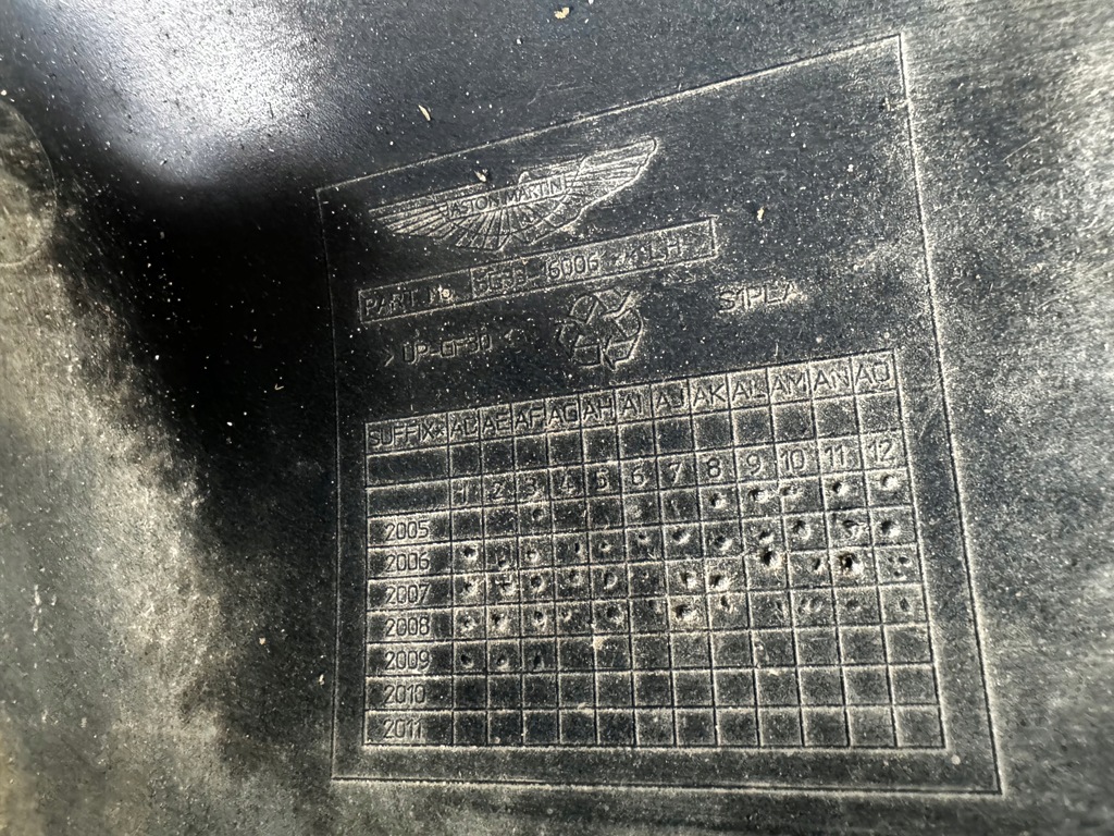 фото №8, Aston martin vantage v8 v12 05-18 крила лівий перед 6g33-16006 гарний