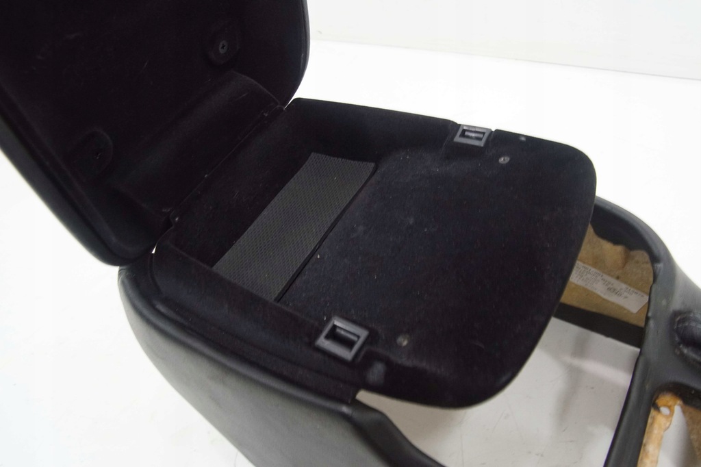 фото №6, Підлокітник бардачок maserati 4200gt 02-