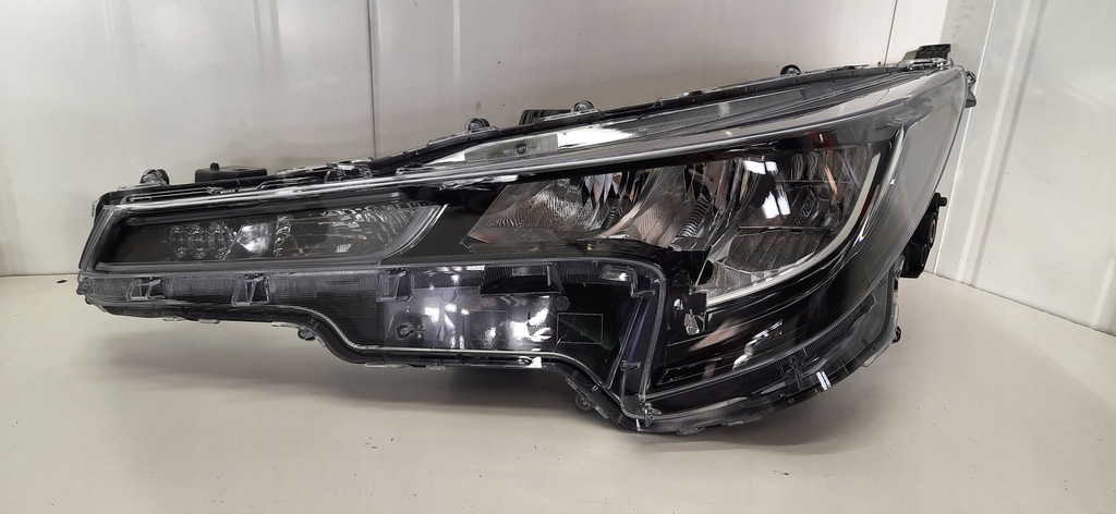 фото №1, Лампа левая перед передняя toyota corolla e21 full led ładna идеальное состояние