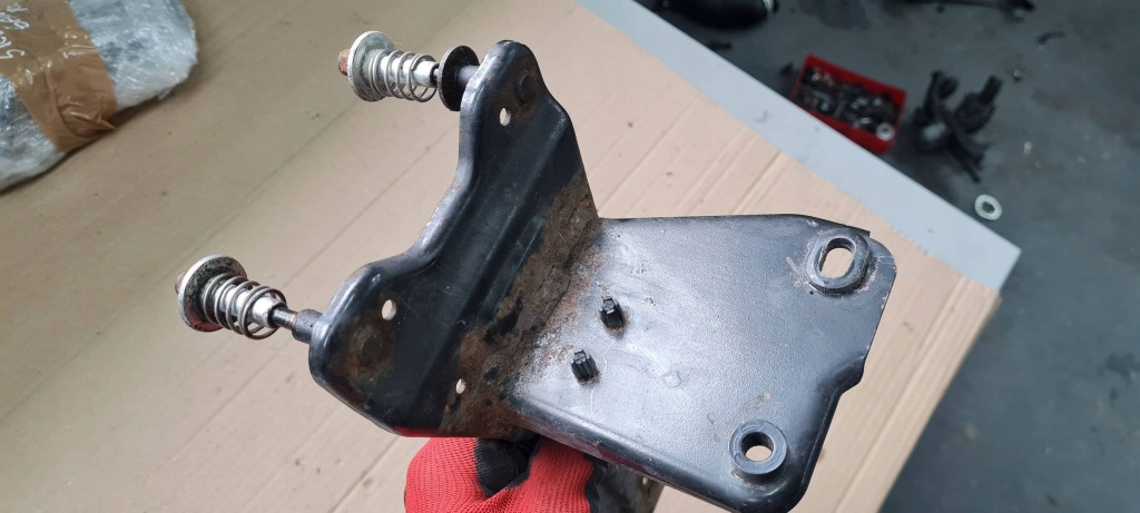 A6 c6 lift кронштейн крепление кронштейн компрессор подвеска 4f0616251a Доставка