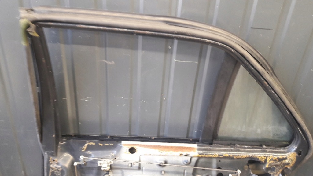 Двері правий задня mercedes w140 чорні Оригінал