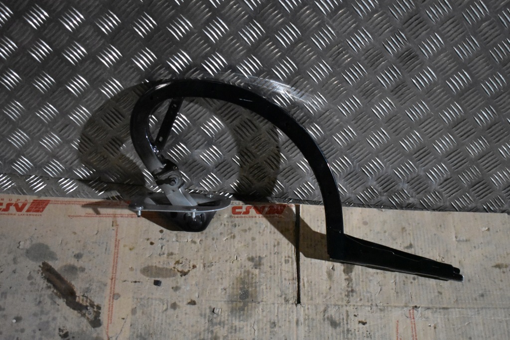 фото №1, Петля крышки багажника правый bmw g15 f92 1