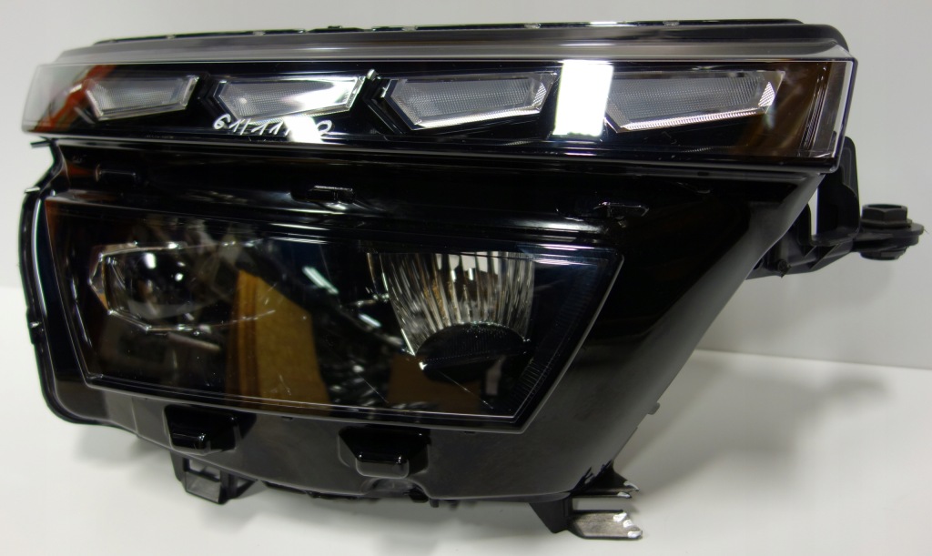 фото №2, Skoda kamiq full led лампа правая перед передняя