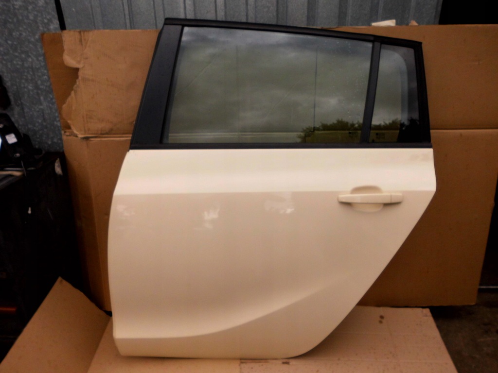 фото №1, Opel zafira c tourer дверь левый задняя y611