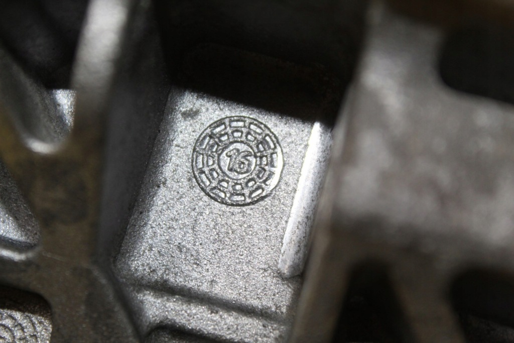 Кронштейн генератора a6 a4 a8 d4 3.0tfsi 06e903143g с Разборки