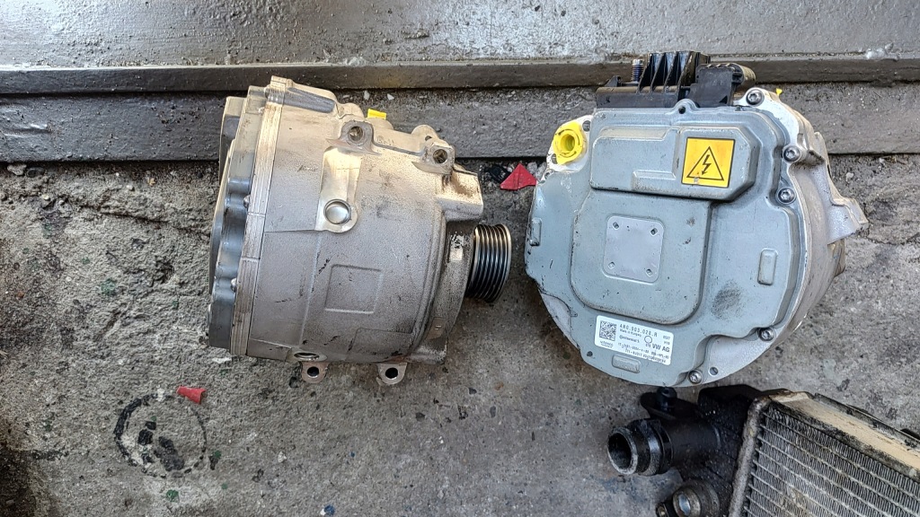 Audi vw генератор 4n0903028r Недорого