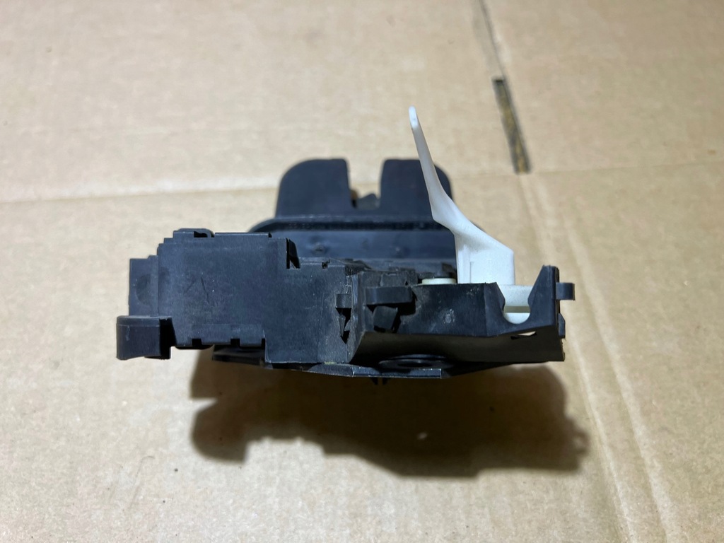 фото №8, Audi q7 4l замок крышки багажника задняя