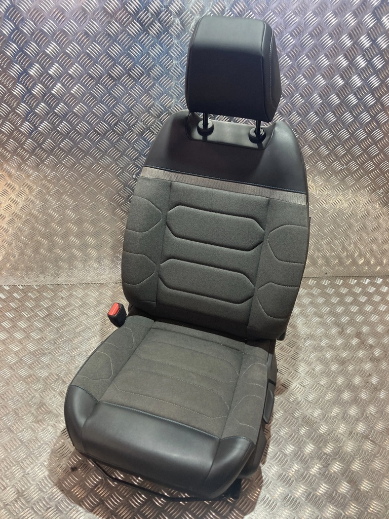 фото №1, Сиденье левый перед передний citroen c4 iii 20-