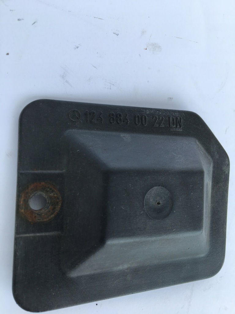 Купити Заглушка накладка підкрилок лівого  ліва mercedes w124 1248840022