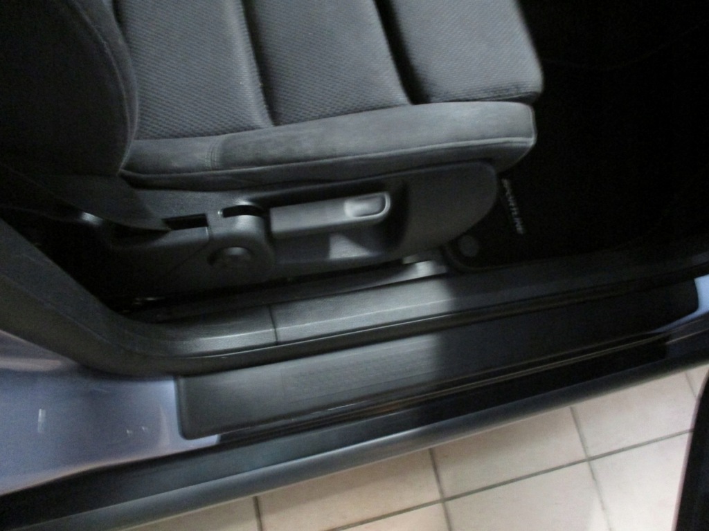 фото №4, Audi a4 b6 1.9tdi 131km молдинг порог внутренняя