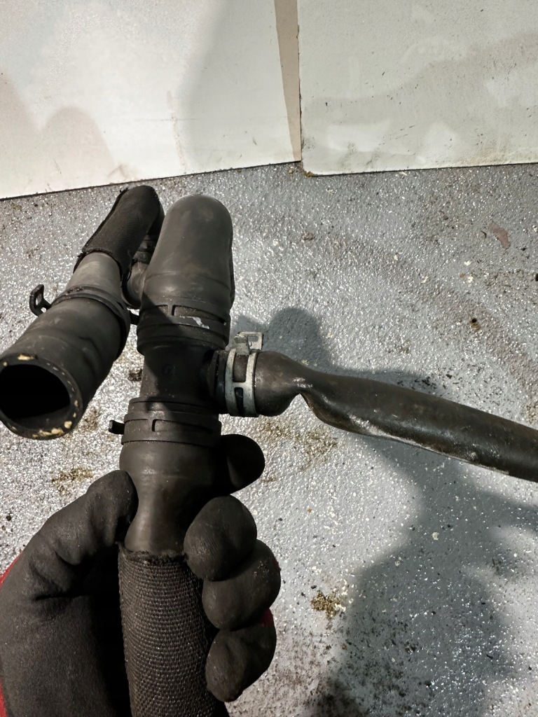 Дроти шланг радіатор радіатора a6 c7 a7 4g0122058c 4g0122447d Недорого