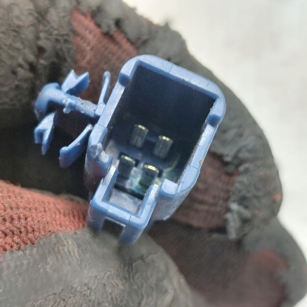 фото №7, Toyota prius ii 2 замок кришки багажника