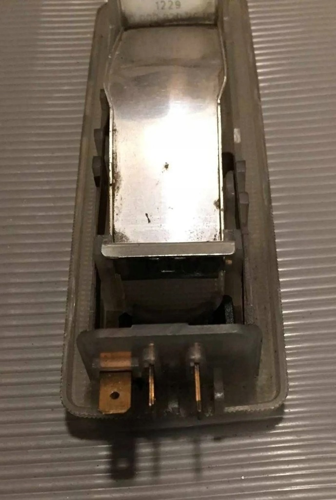 фото №7, Mercedes-benz 200 300 w123 1985 лампа освещение кабины