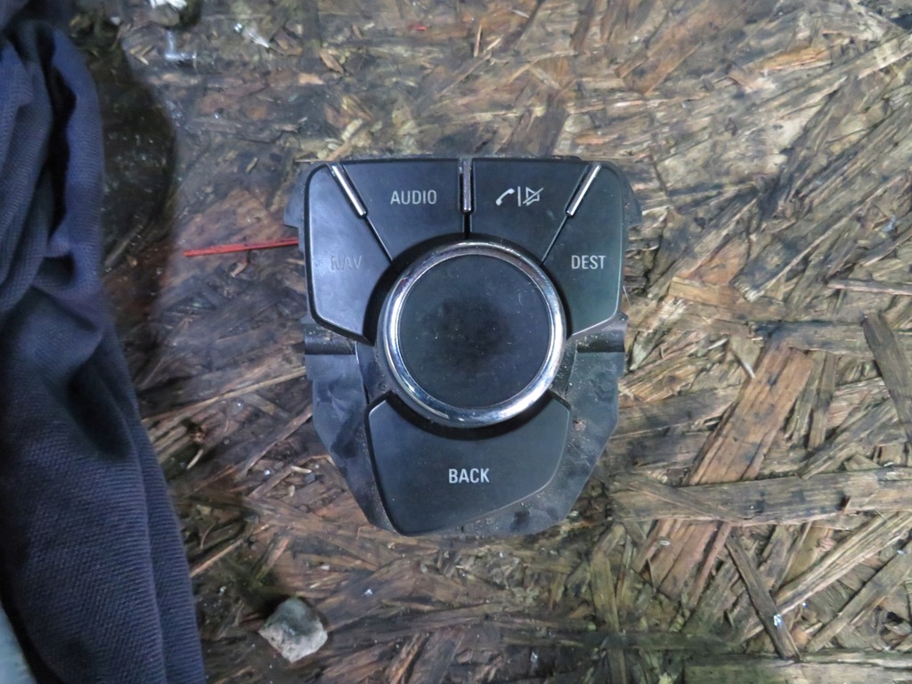 фото №1, Панель переключатель 13310070 opel insignia