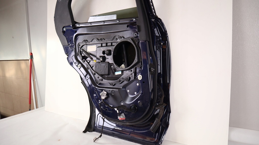 фото №11, Land rover discovery v l462 дверь левая задняя