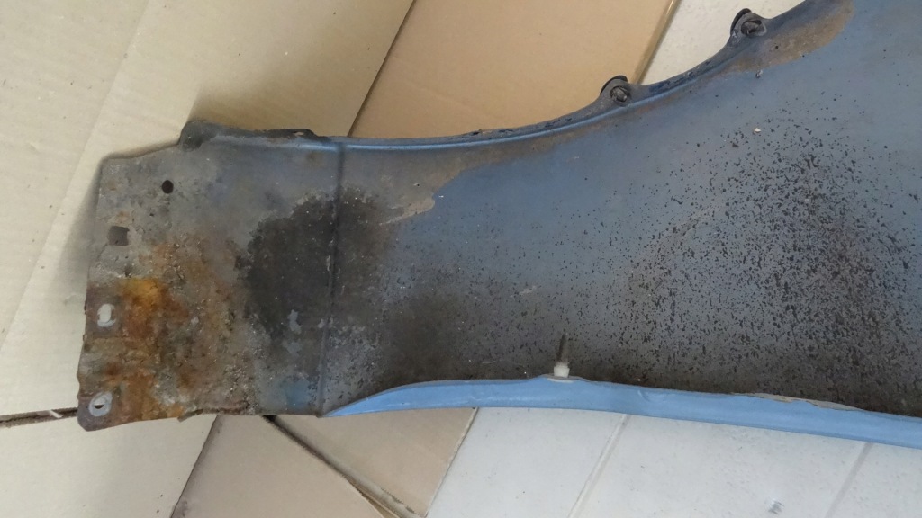 Mazda 626 gf крило правий перед Оригінал