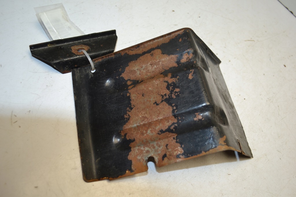 фото №1, Fiat 125p захист лист + кронштейн акумулятор