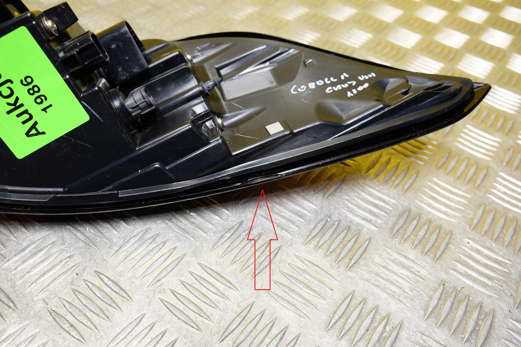 фото №10, Toyota corolla cross 2020- лампа задняя левая led usa