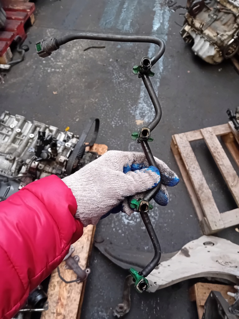 Купити Шланг упорскування повернення палива peugeot citoren ford volvo 1.6 e-hdi