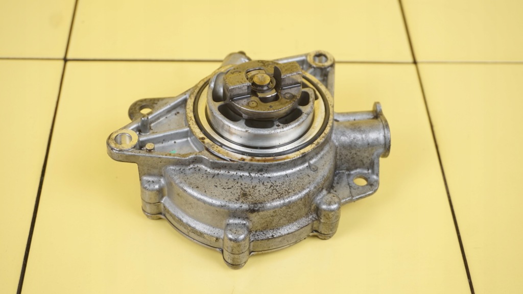 фото №1, Mini clubman r55 r56 r60 r57 1.6 t 12r 184km n18b16a вакуум насос 7586424