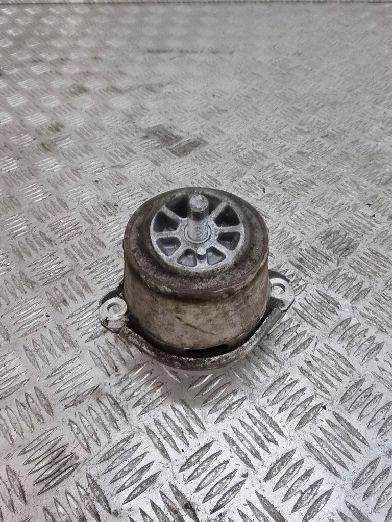 фото №5, Porsche cayenne 92a 2017 кронштейн / кронштейн двигуна