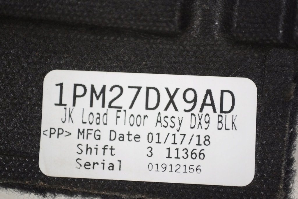 фото №5, Коврик na пол багажника jeep wrangler jk 3.6 2017 lhd