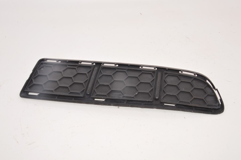 фото №1, Porsche cayenne 958 решётка бампера правая