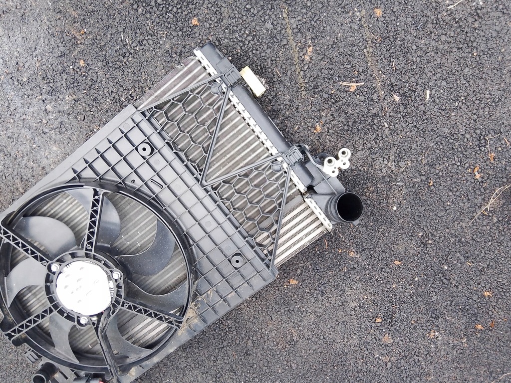 фото №14, Audi a1 8x комплект радиатор 6r0820411g 6r0121253