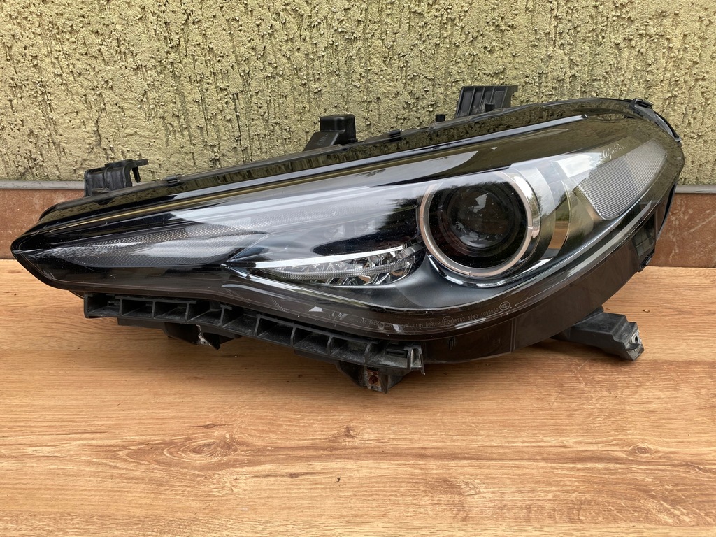 фото №1, Alfa romeo giulia 16- лампа левая передняя перед bi ксенон led