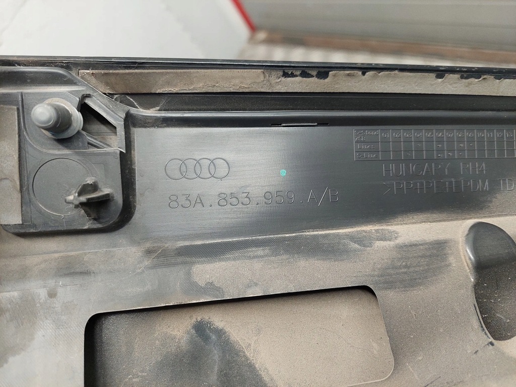 фото №7, Audi q3 f3 83a853959a перед сторона левая накладки