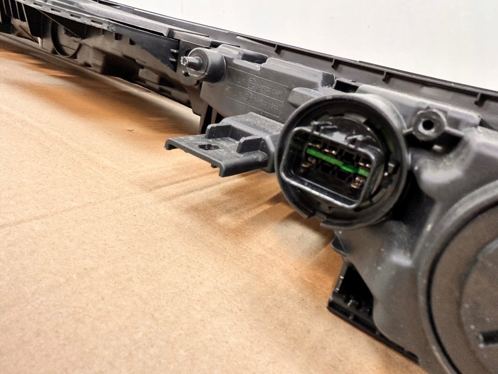 фото №14, Hyundai kona ii 2 23- led лампа верхній